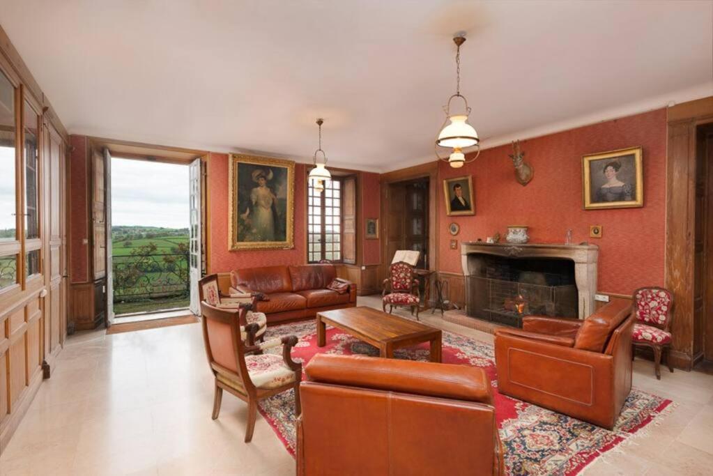 Chateau Pour Se Retrouver Larochemillay Extérieur photo